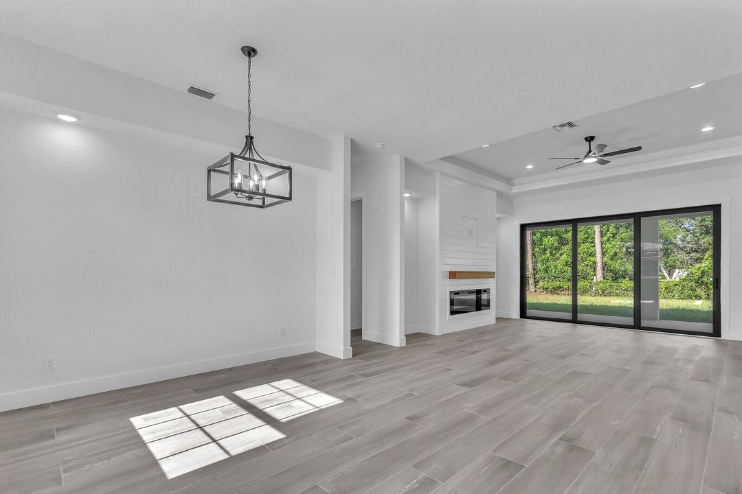 На продажу: $534,900 (3 спален, 3 ванн, 2058 Квадратных фут)