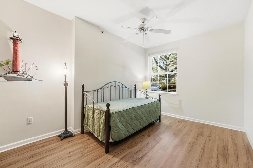 待售: $395,000 (2 贝兹, 2 浴室, 1194 平方英尺)