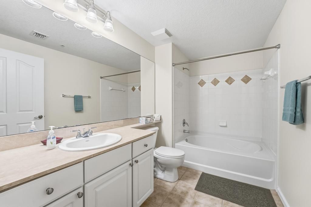 待售: $395,000 (2 贝兹, 2 浴室, 1194 平方英尺)