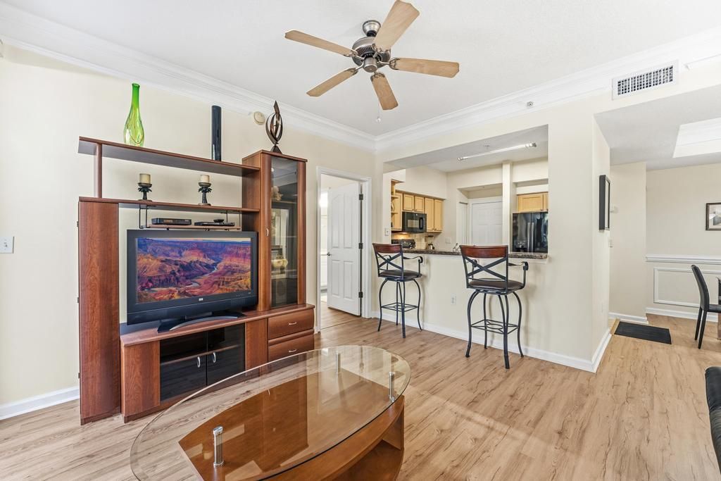 待售: $395,000 (2 贝兹, 2 浴室, 1194 平方英尺)