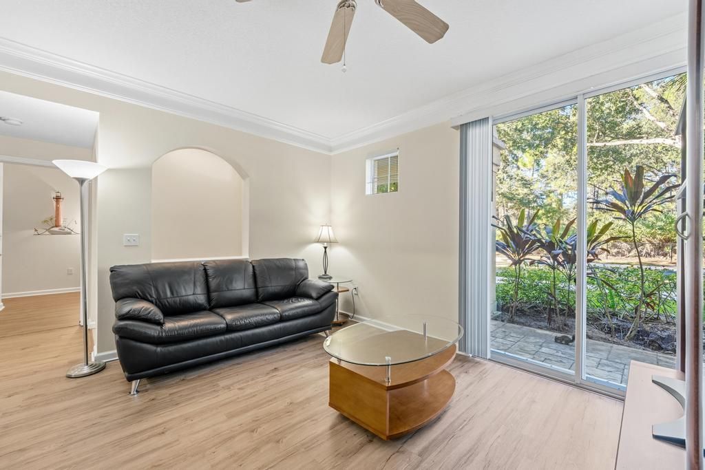 待售: $395,000 (2 贝兹, 2 浴室, 1194 平方英尺)