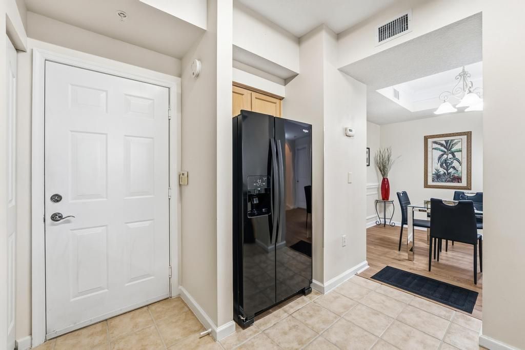 待售: $395,000 (2 贝兹, 2 浴室, 1194 平方英尺)