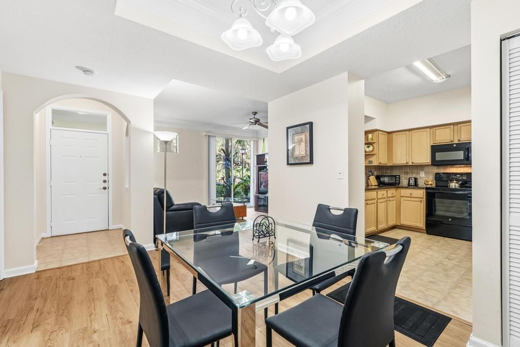 待售: $395,000 (2 贝兹, 2 浴室, 1194 平方英尺)