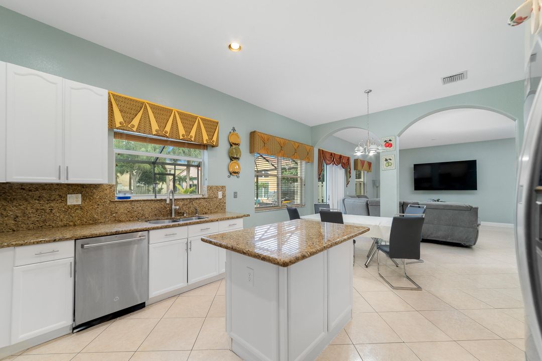 待售: $629,000 (5 贝兹, 3 浴室, 2663 平方英尺)