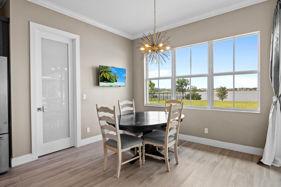 待售: $1,275,000 (5 贝兹, 4 浴室, 3963 平方英尺)