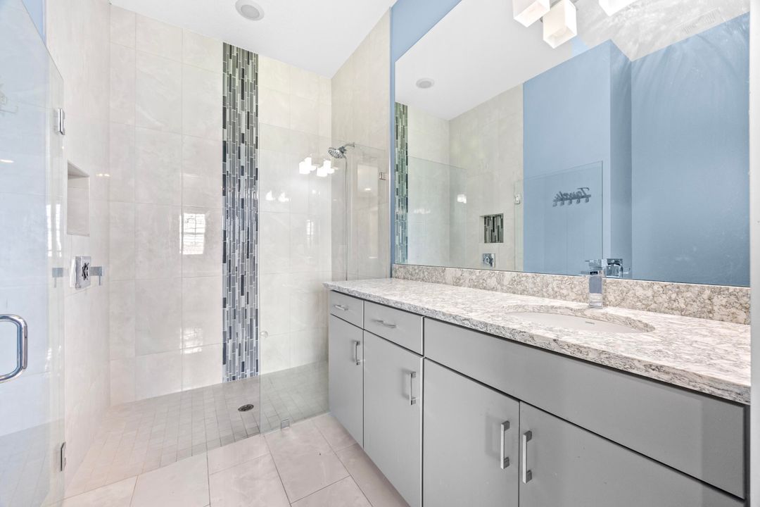 待售: $1,275,000 (5 贝兹, 4 浴室, 3963 平方英尺)