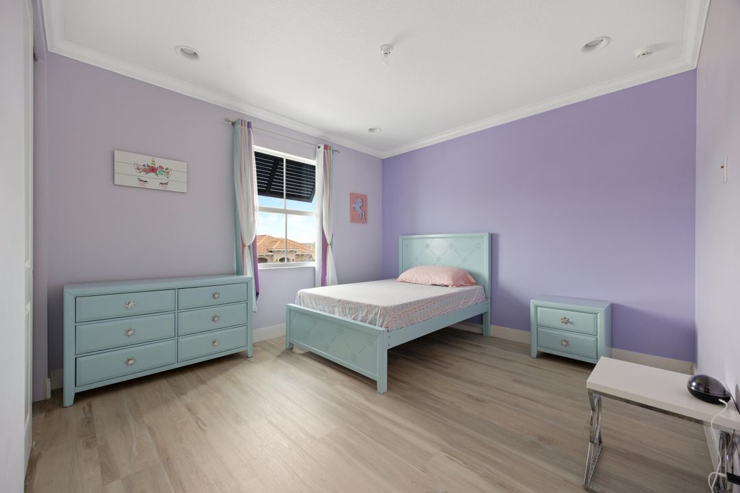 待售: $1,275,000 (5 贝兹, 4 浴室, 3963 平方英尺)