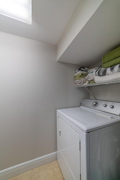 В аренду: $11,000 (2 спален, 2 ванн, 1478 Квадратных фут)