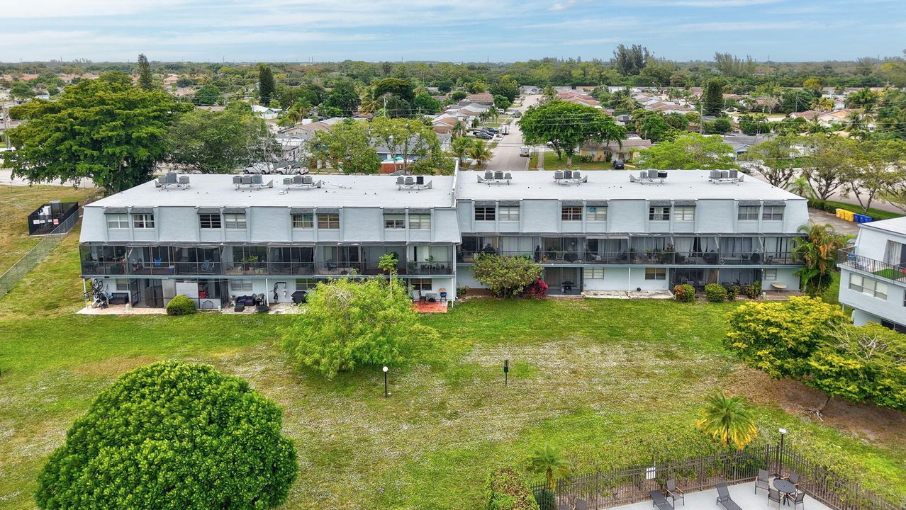 En Venta: $239,000 (2 camas, 2 baños, 1336 Pies cuadrados)