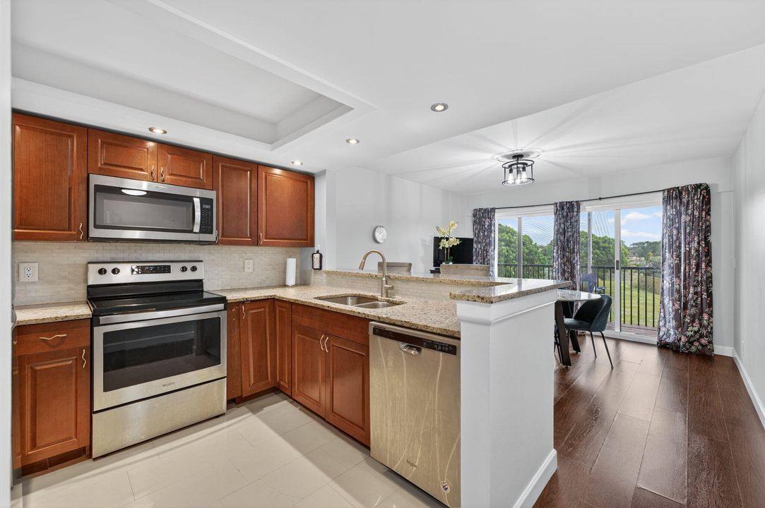 En Venta: $239,000 (2 camas, 2 baños, 1336 Pies cuadrados)