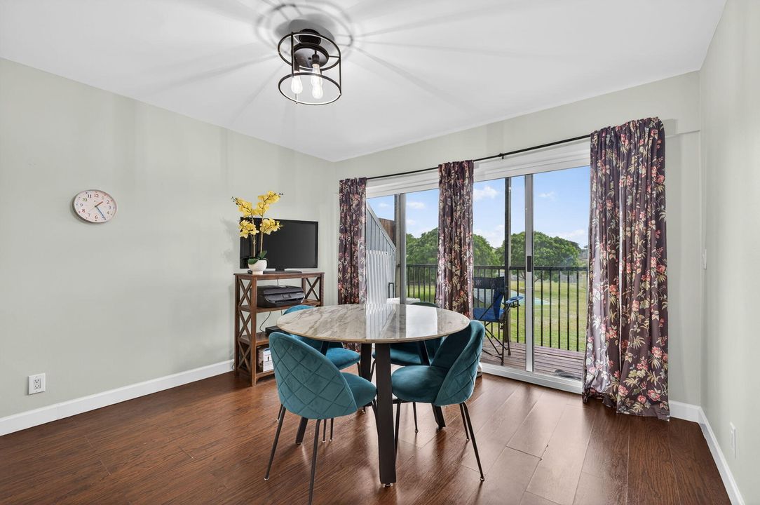 En Venta: $239,000 (2 camas, 2 baños, 1336 Pies cuadrados)