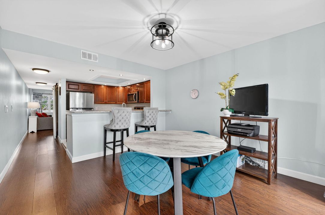 En Venta: $239,000 (2 camas, 2 baños, 1336 Pies cuadrados)