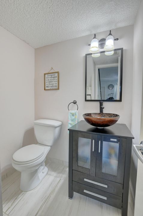 En Venta: $239,000 (2 camas, 2 baños, 1336 Pies cuadrados)