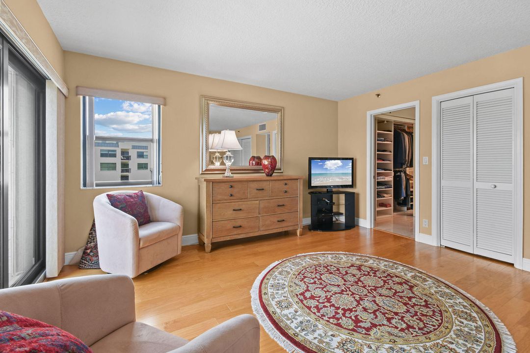 En Venta: $675,000 (2 camas, 2 baños, 1938 Pies cuadrados)