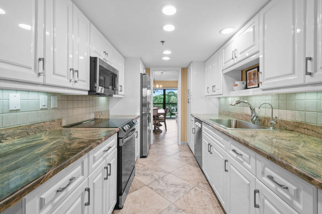 En Venta: $675,000 (2 camas, 2 baños, 1938 Pies cuadrados)