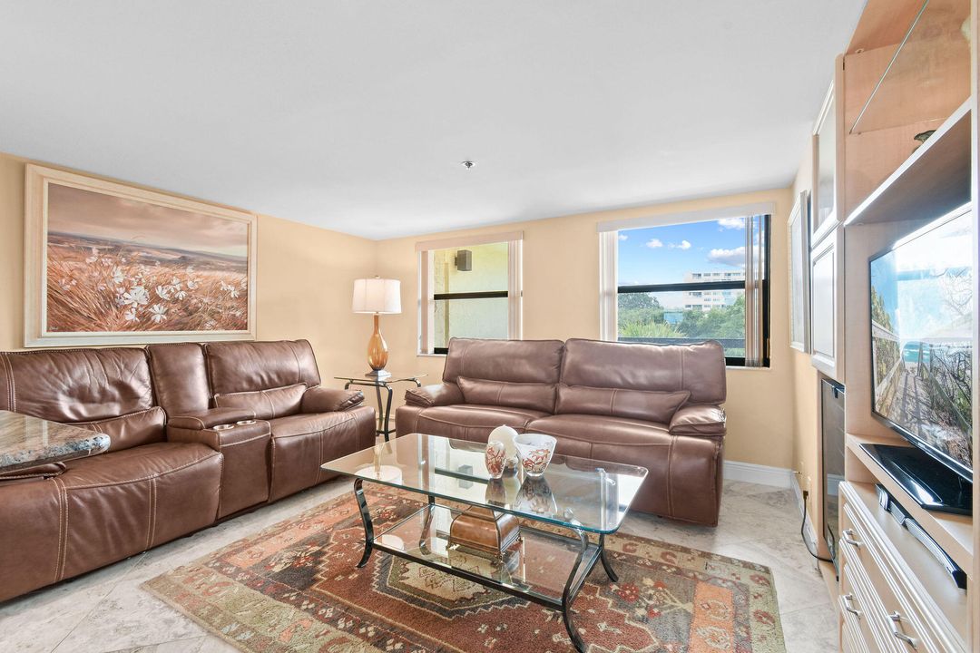 En Venta: $675,000 (2 camas, 2 baños, 1938 Pies cuadrados)