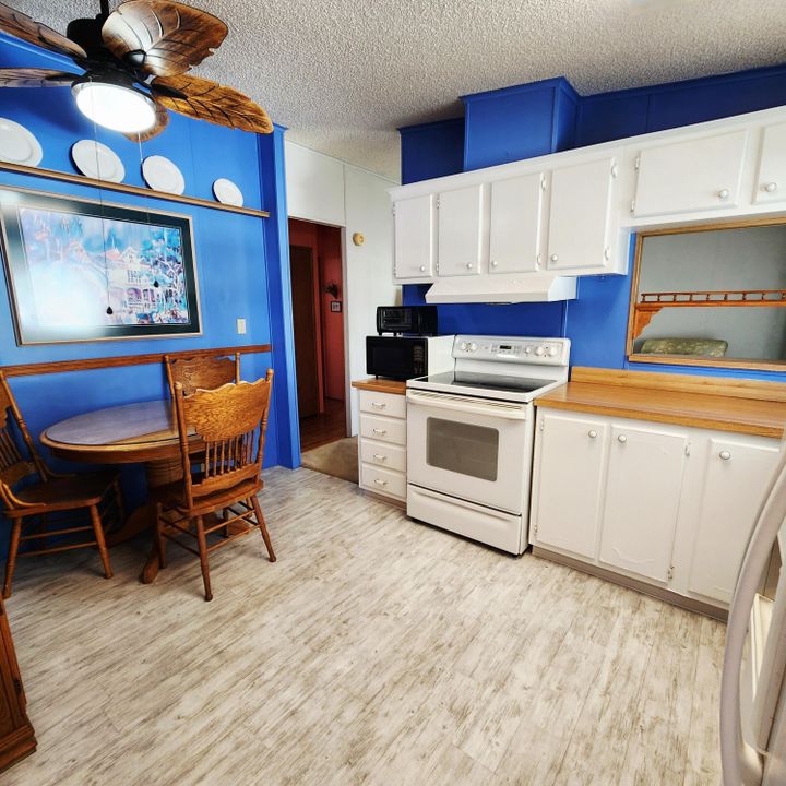 For Sale: $74,999 (2 beds, 2 baths, 768 Square Feet)