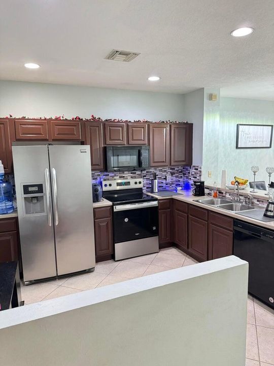 На продажу: $399,000 (3 спален, 2 ванн, 1570 Квадратных фут)