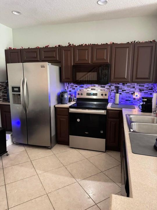 На продажу: $399,000 (3 спален, 2 ванн, 1570 Квадратных фут)