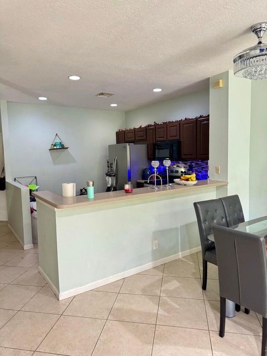 На продажу: $399,000 (3 спален, 2 ванн, 1570 Квадратных фут)