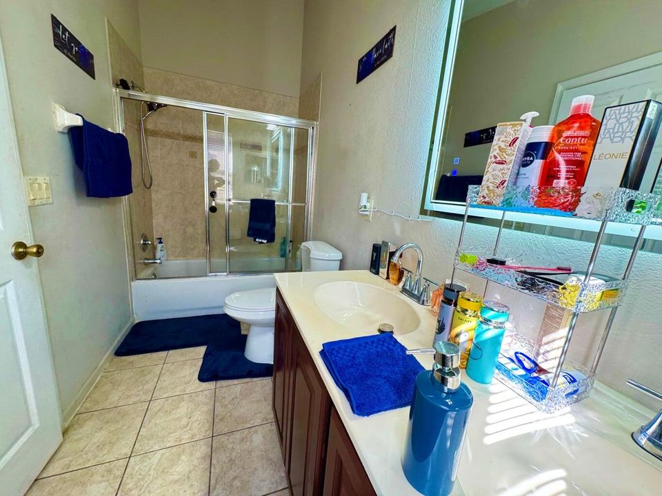 На продажу: $399,000 (3 спален, 2 ванн, 1570 Квадратных фут)