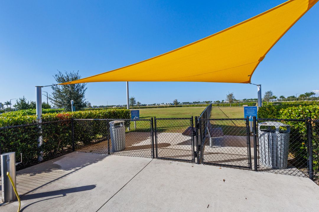 Active With Contract: $3,500 (3 beds, 3 baths, 2041 Square Feet)