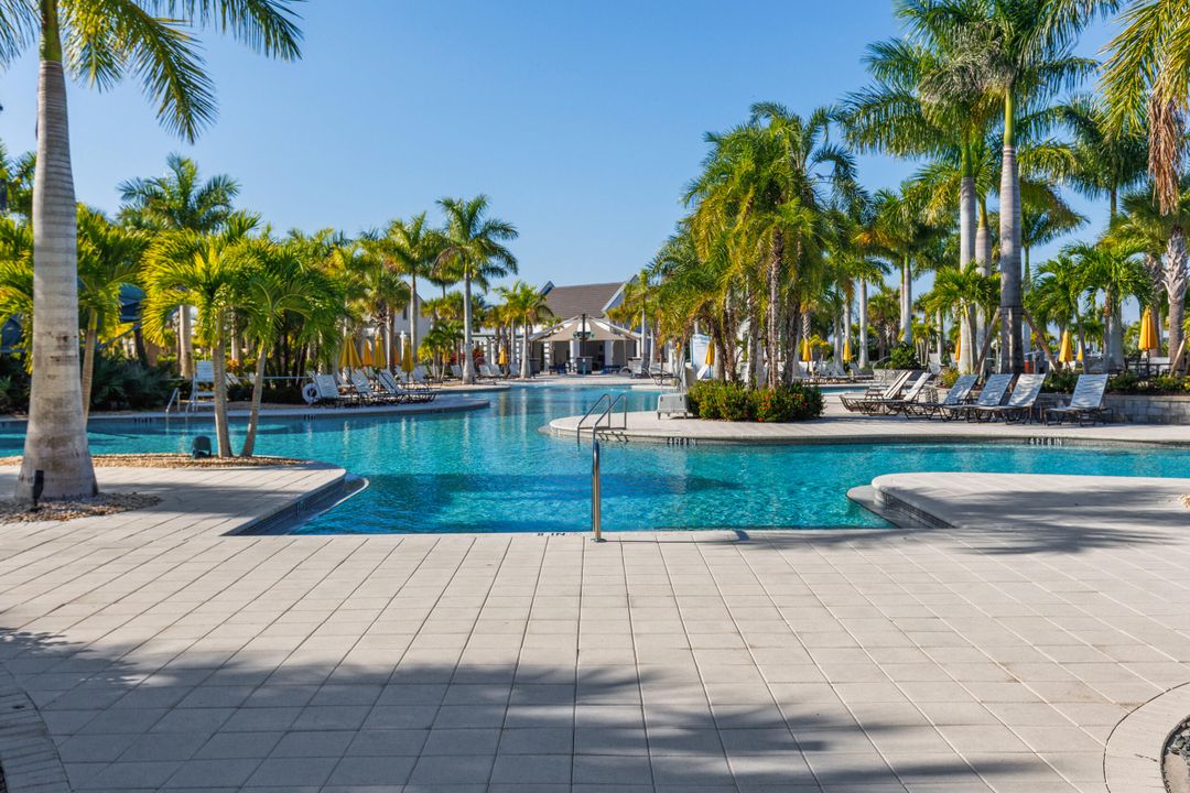 Active With Contract: $3,500 (3 beds, 3 baths, 2041 Square Feet)