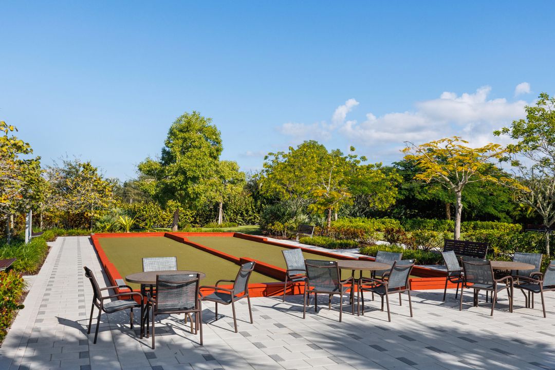 Active With Contract: $3,500 (3 beds, 3 baths, 2041 Square Feet)