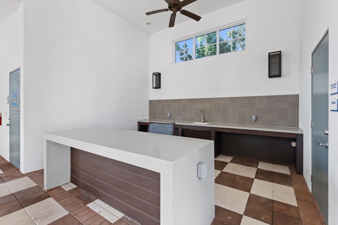 Active With Contract: $3,500 (3 beds, 3 baths, 2041 Square Feet)