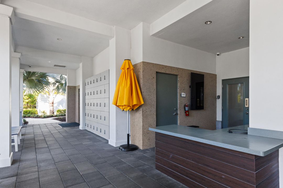 Active With Contract: $3,500 (3 beds, 3 baths, 2041 Square Feet)