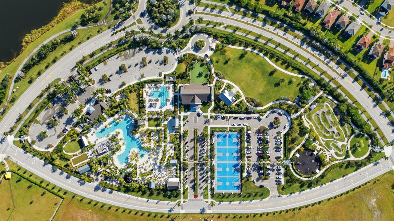 Active With Contract: $3,500 (3 beds, 3 baths, 2041 Square Feet)