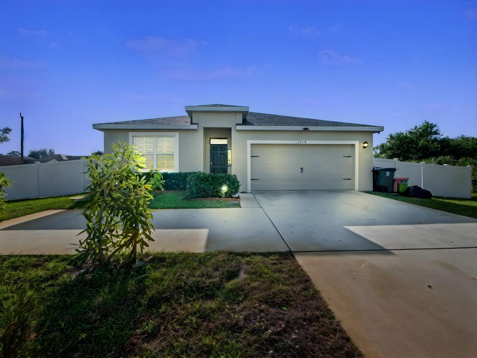 На продажу: $445,000 (4 спален, 2 ванн, 1827 Квадратных фут)