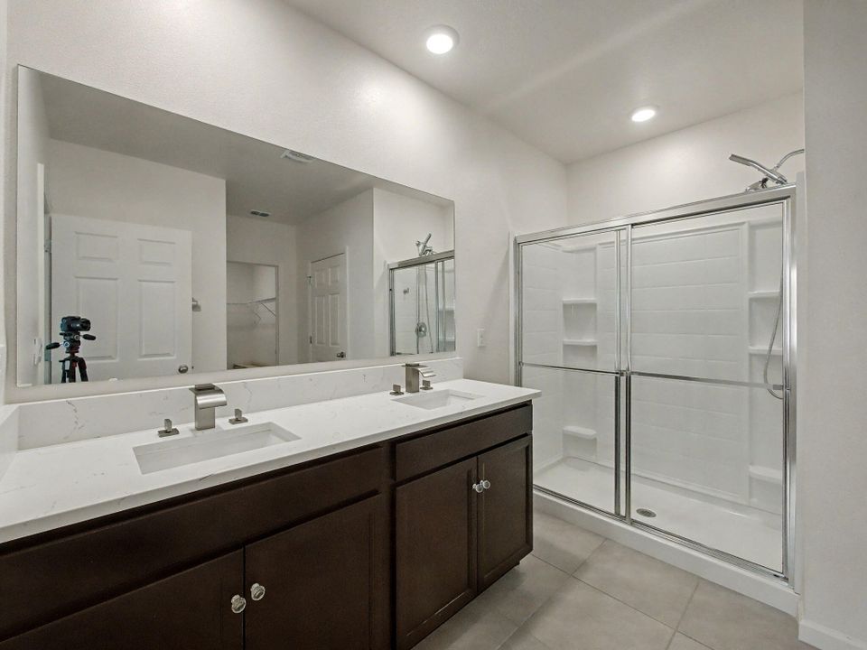 На продажу: $445,000 (4 спален, 2 ванн, 1827 Квадратных фут)