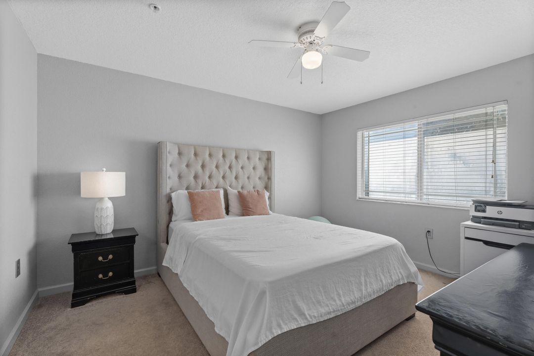 For Sale: $199,000 (2 beds, 2 baths, 1033 Square Feet)