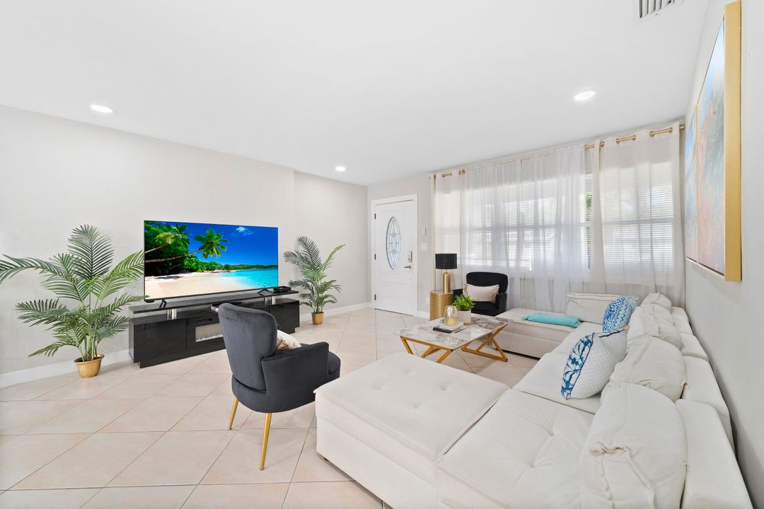 В аренду: $4,500 (3 спален, 2 ванн, 1594 Квадратных фут)