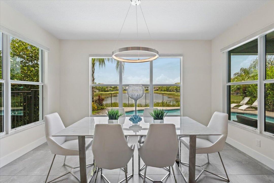 出租: $11,000 (6 贝兹, 5 浴室, 4321 平方英尺)