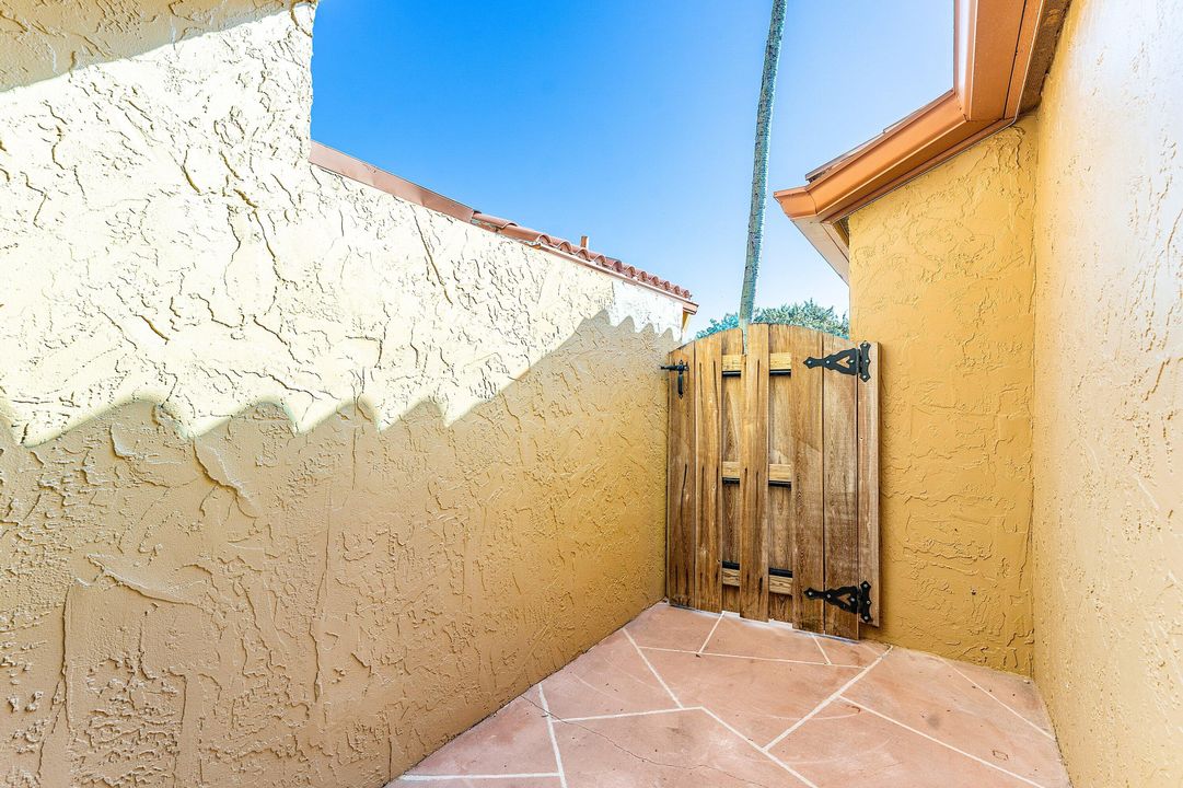 For Sale: $649,900 (3 beds, 2 baths, 1625 Square Feet)