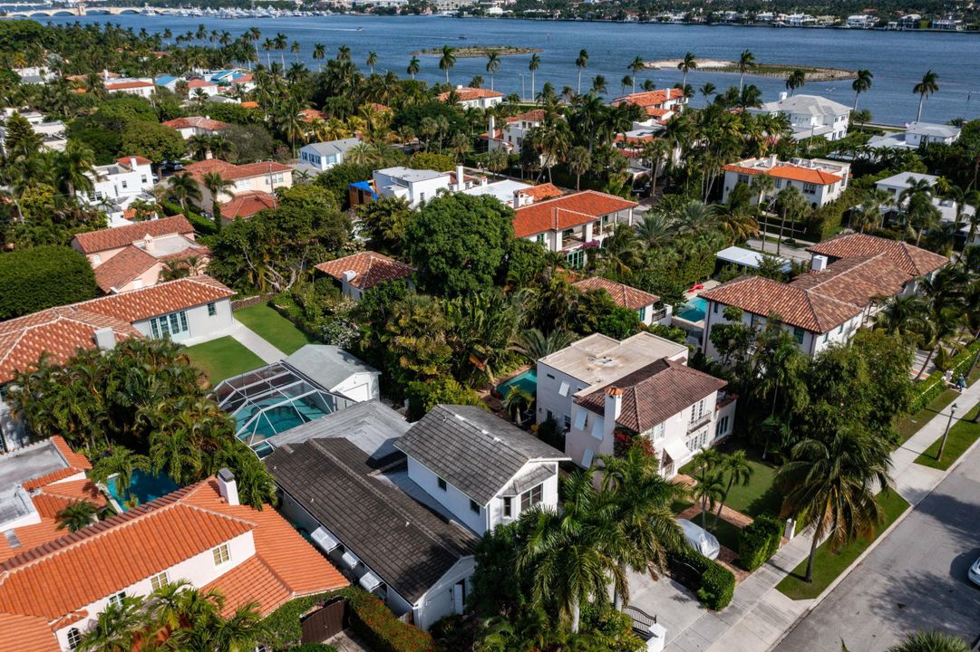 На продажу: $2,900,000 (4 спален, 2 ванн, 2645 Квадратных фут)