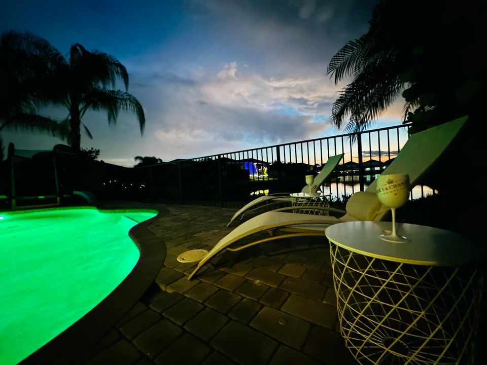 出租: $11,000 (6 贝兹, 5 浴室, 4321 平方英尺)