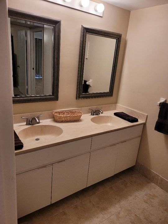 For Rent: $1,950 (2 beds, 2 baths, 1417 Square Feet)