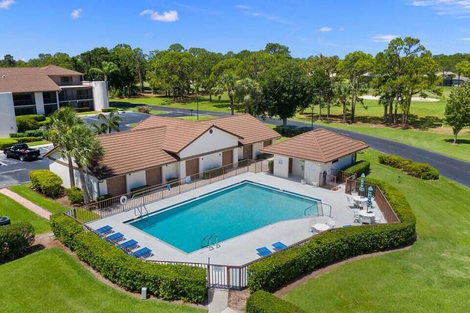 For Rent: $1,950 (2 beds, 2 baths, 1417 Square Feet)