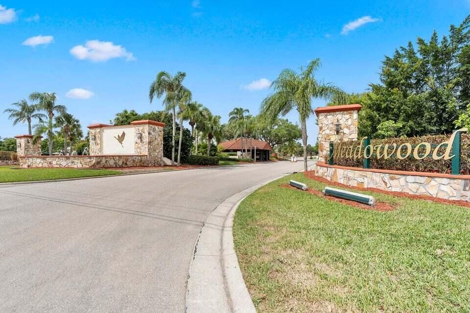 For Rent: $1,950 (2 beds, 2 baths, 1417 Square Feet)