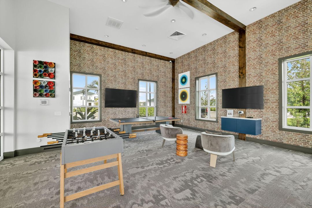 En Venta: $446,000 (4 camas, 2 baños, 1828 Pies cuadrados)