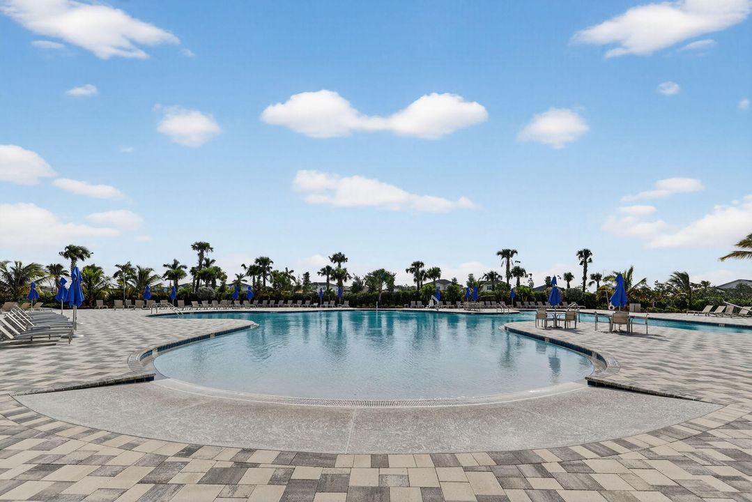 En Venta: $446,000 (4 camas, 2 baños, 1828 Pies cuadrados)