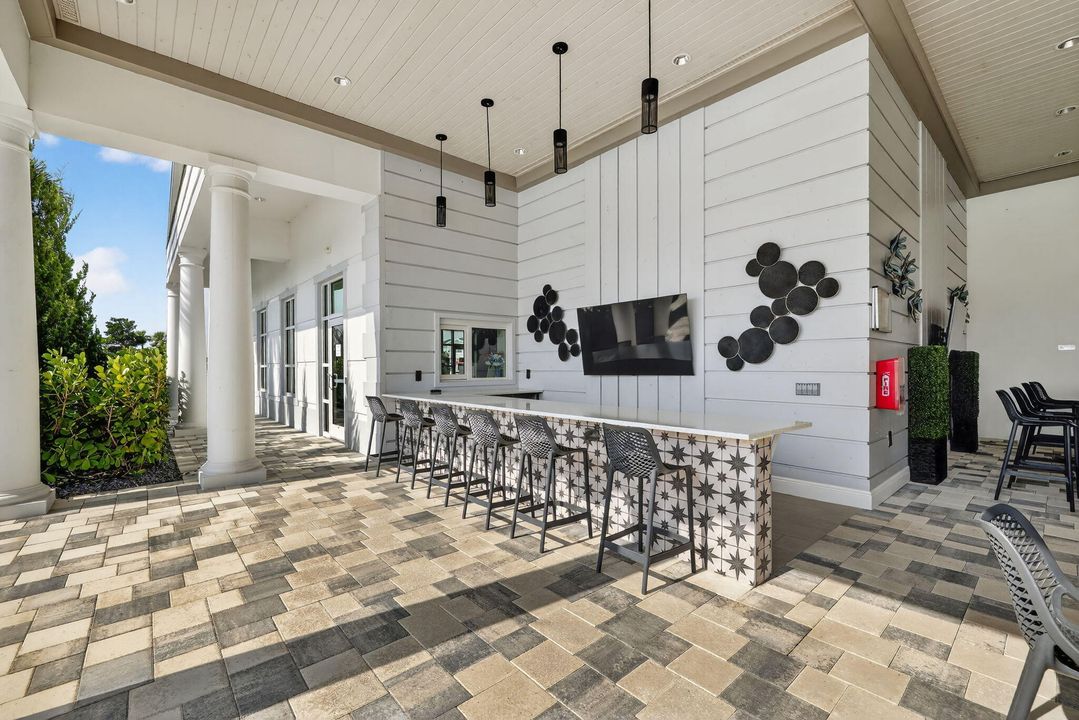 En Venta: $446,000 (4 camas, 2 baños, 1828 Pies cuadrados)