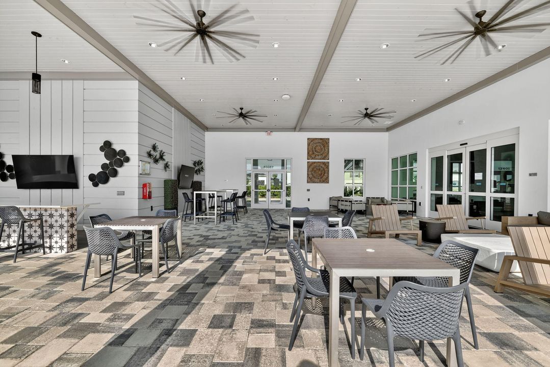 En Venta: $446,000 (4 camas, 2 baños, 1828 Pies cuadrados)