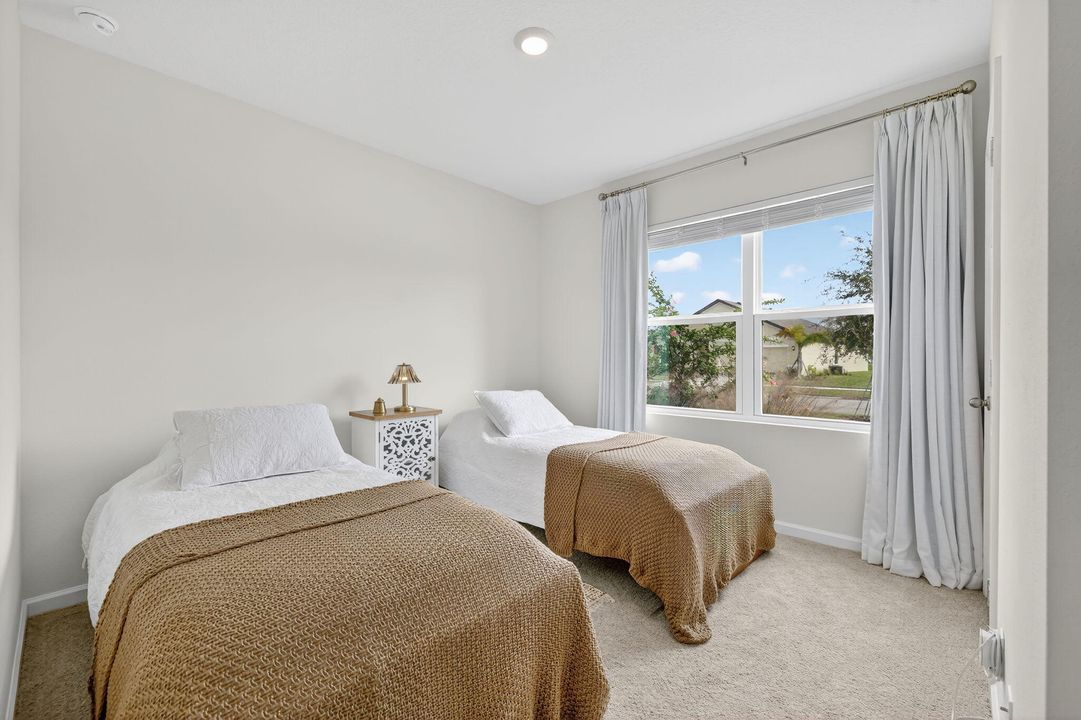 En Venta: $446,000 (4 camas, 2 baños, 1828 Pies cuadrados)