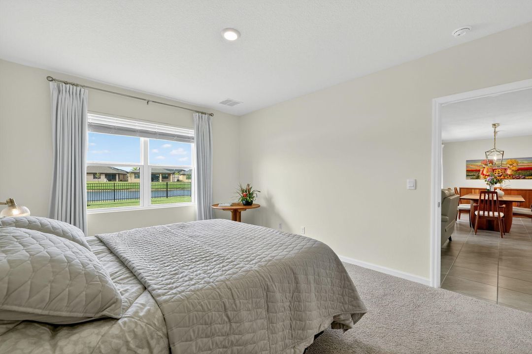 En Venta: $446,000 (4 camas, 2 baños, 1828 Pies cuadrados)