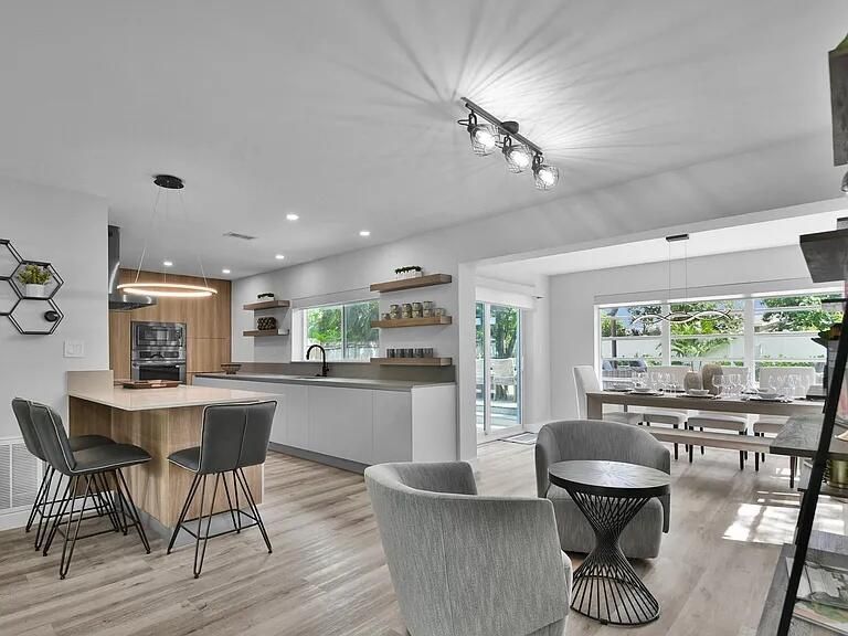 For Sale: $795,000 (4 beds, 2 baths, 1574 Square Feet)