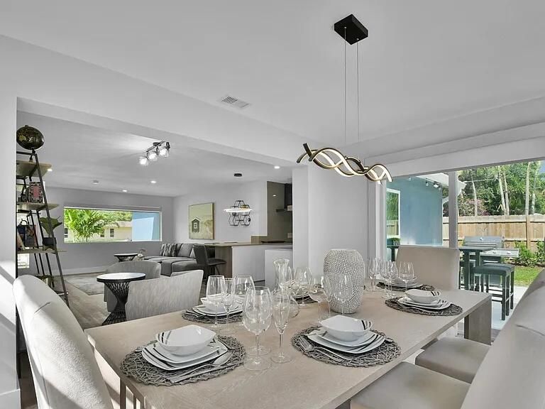 For Sale: $795,000 (4 beds, 2 baths, 1574 Square Feet)